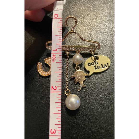 Gold Hanger Brooch Pin with Charms - Picture 4 of 4